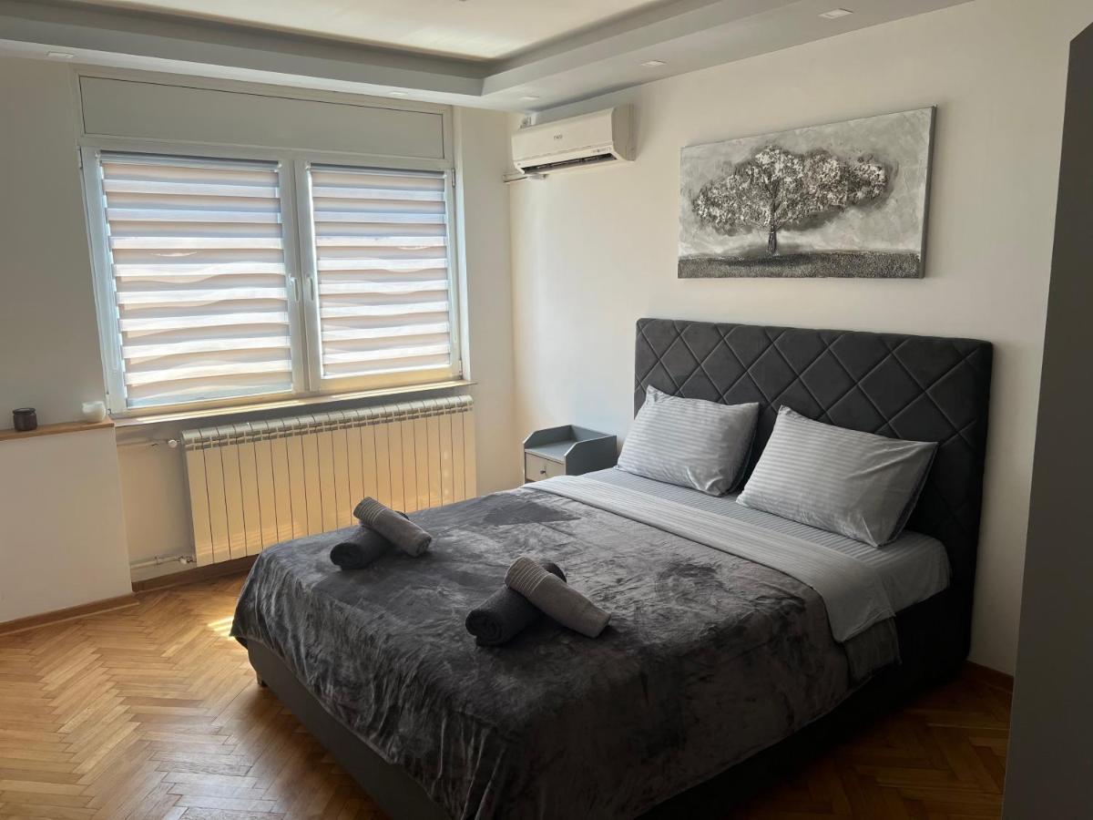 Central Sky View Apartment Belgrado Buitenkant foto